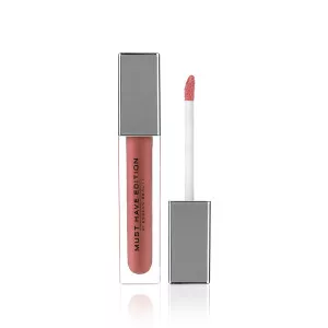 Maximising lip gloss 04
